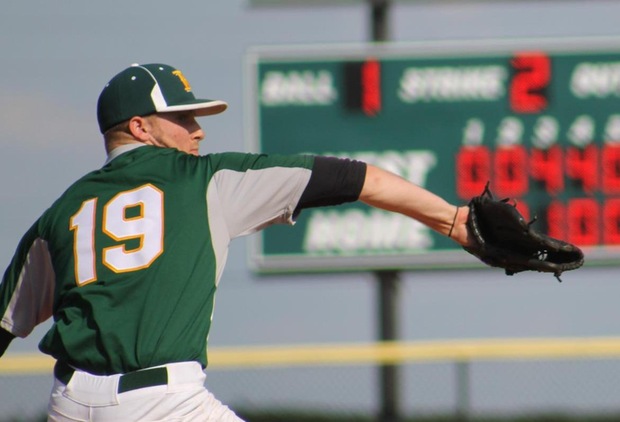 FCC LHP Doug Pearl was dealing on Sunday in victory over Royals. Pearl went six strong innings to pick up his first victory of the season.