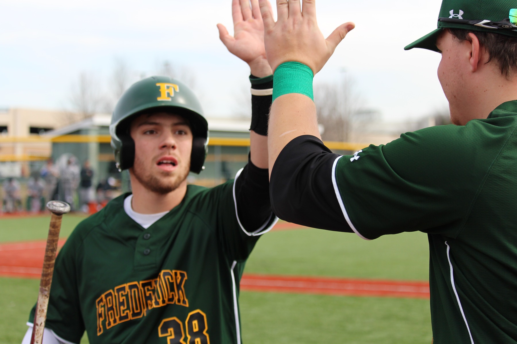 Offense explodes for 14 runs against Blazers