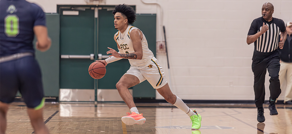 Cougars Fall to ACMD Trojans 82-72