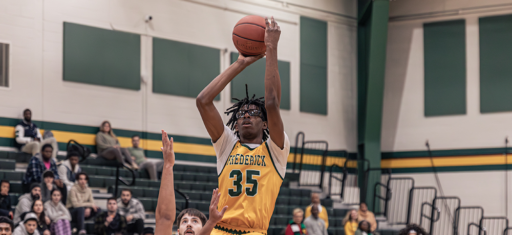 Cougars Holds Off Blackbears 102-80