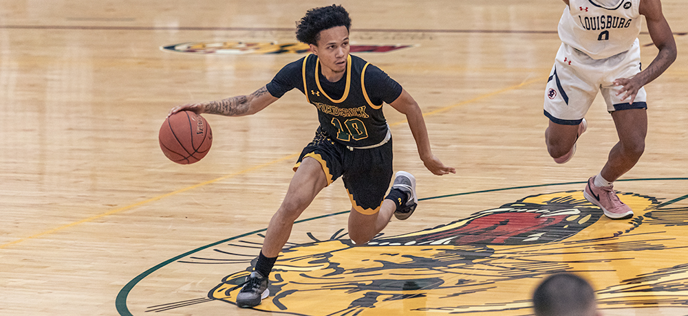 Cougars&nbsp;Battled Hard&nbsp;but Fall Short Against Owls 68-54