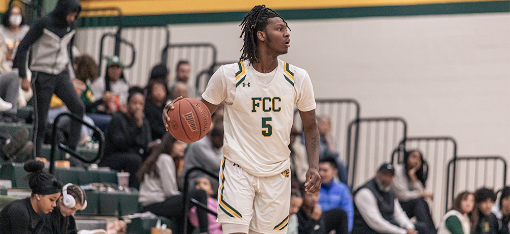 Cougars End Season with Thrilling Win Over Chesapeake&nbsp;&nbsp;