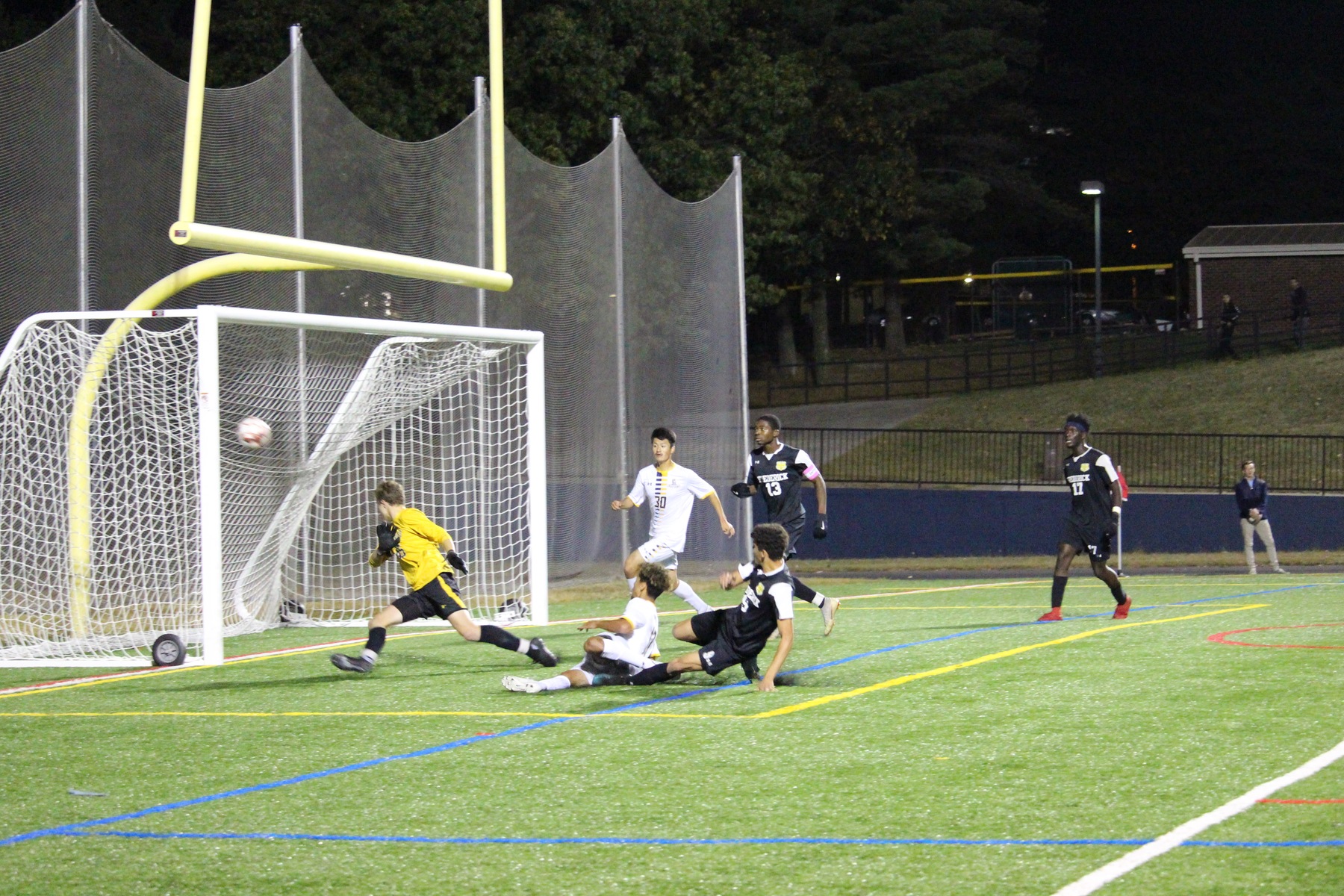 Men&rsquo;s soccer falls at CCBC Essex in waning seconds