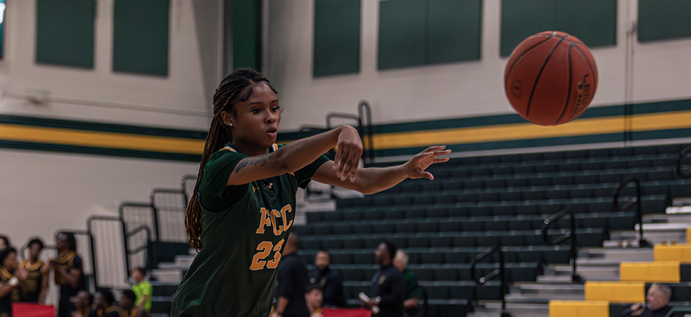 Cougars Edge Delaware Tech in Nail-Biter at MC Tipoff Tournament