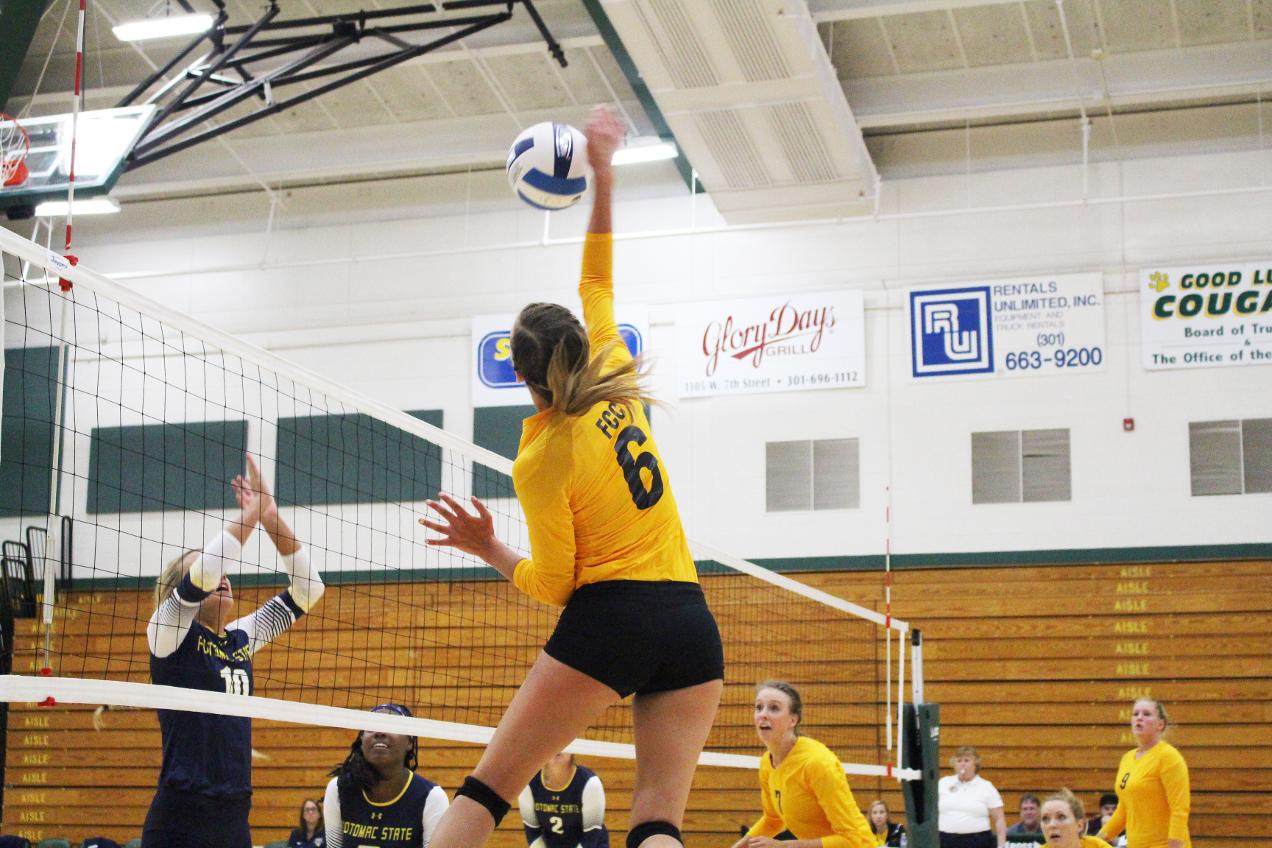 Volleyball Makes It Twelve In A Row With Victory Over Raptors